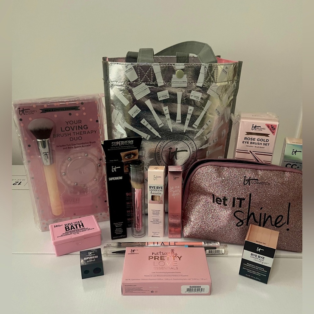 IT COSMETICS BUNDLE BAG